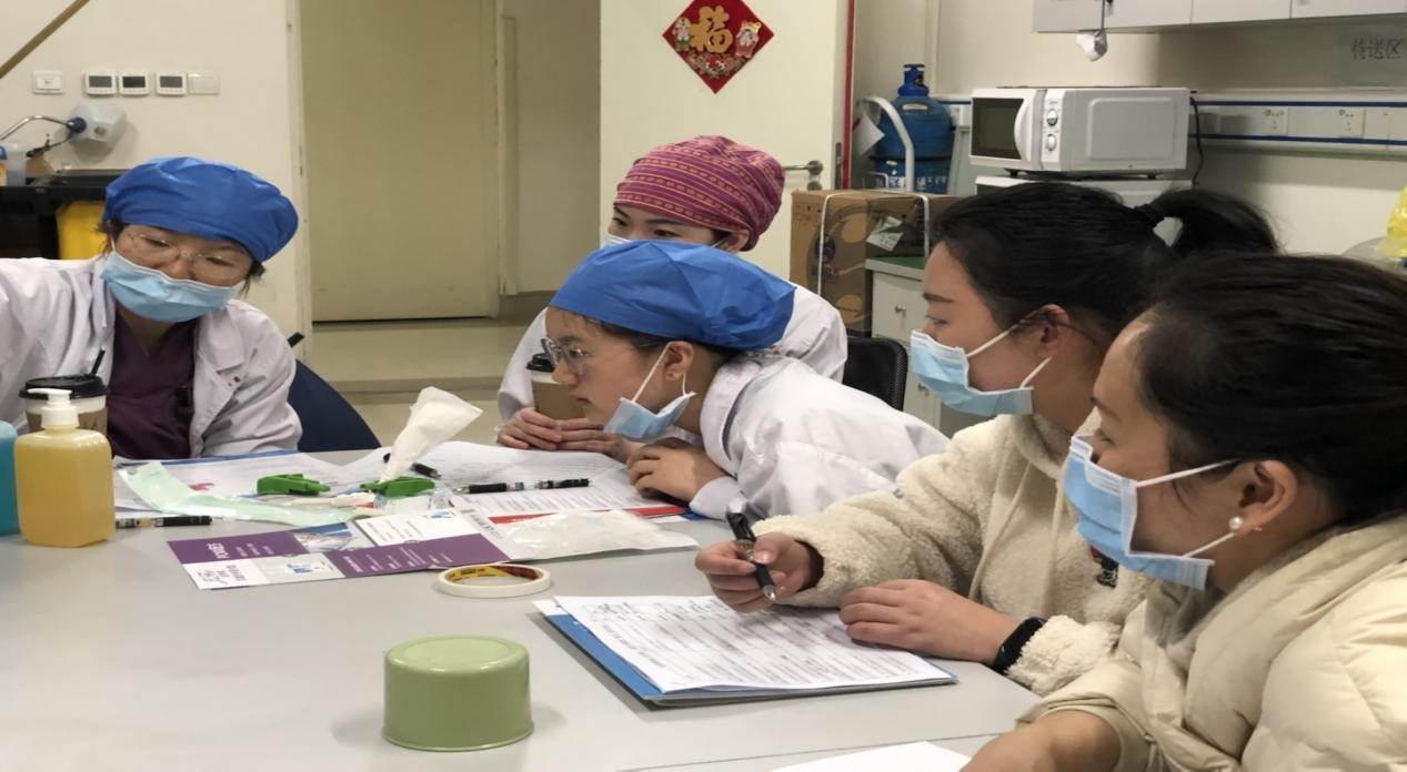装备部组织医用脐带夹产品介绍会
