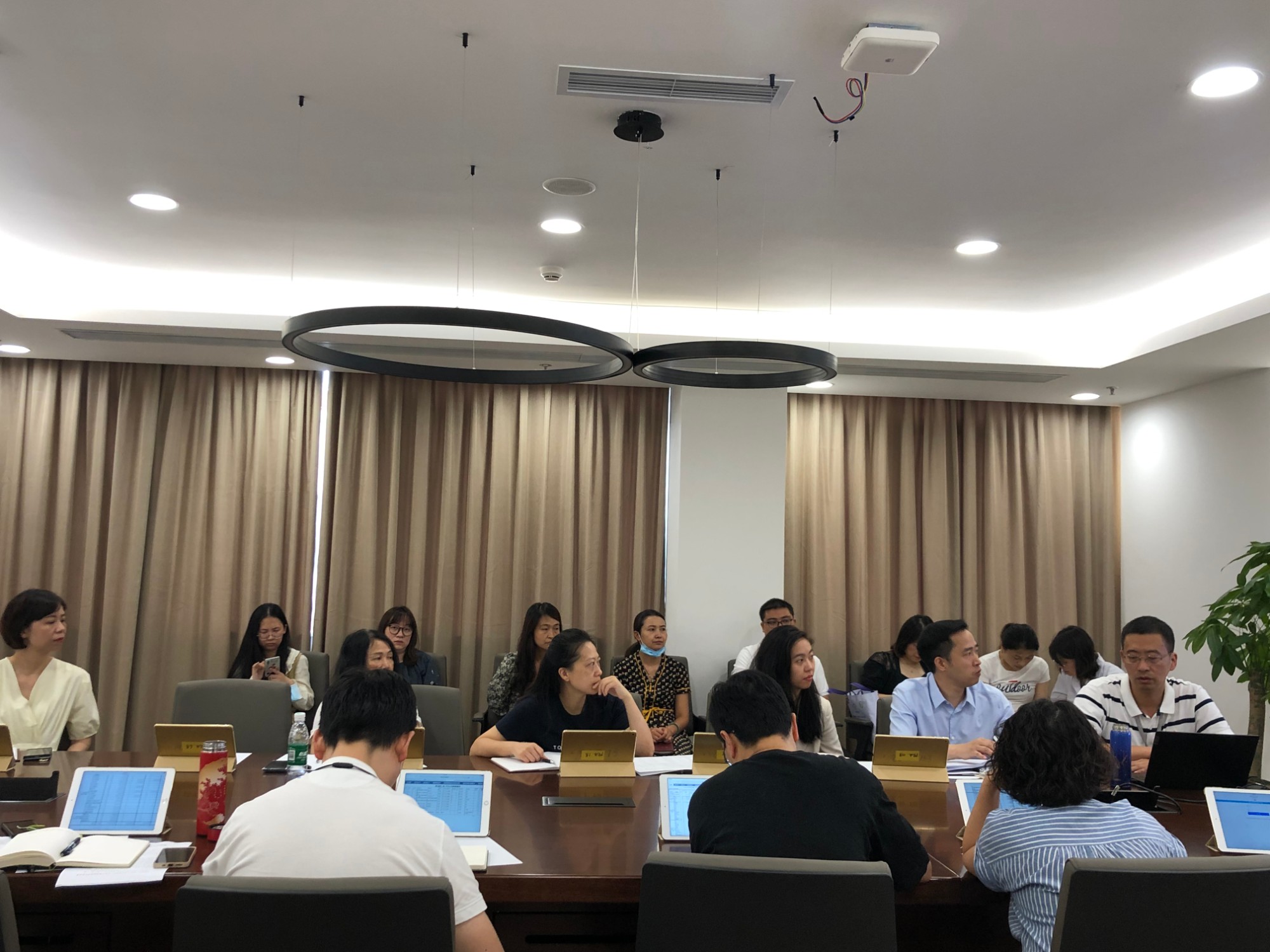 我院召开2022年度装备管理委员会会议