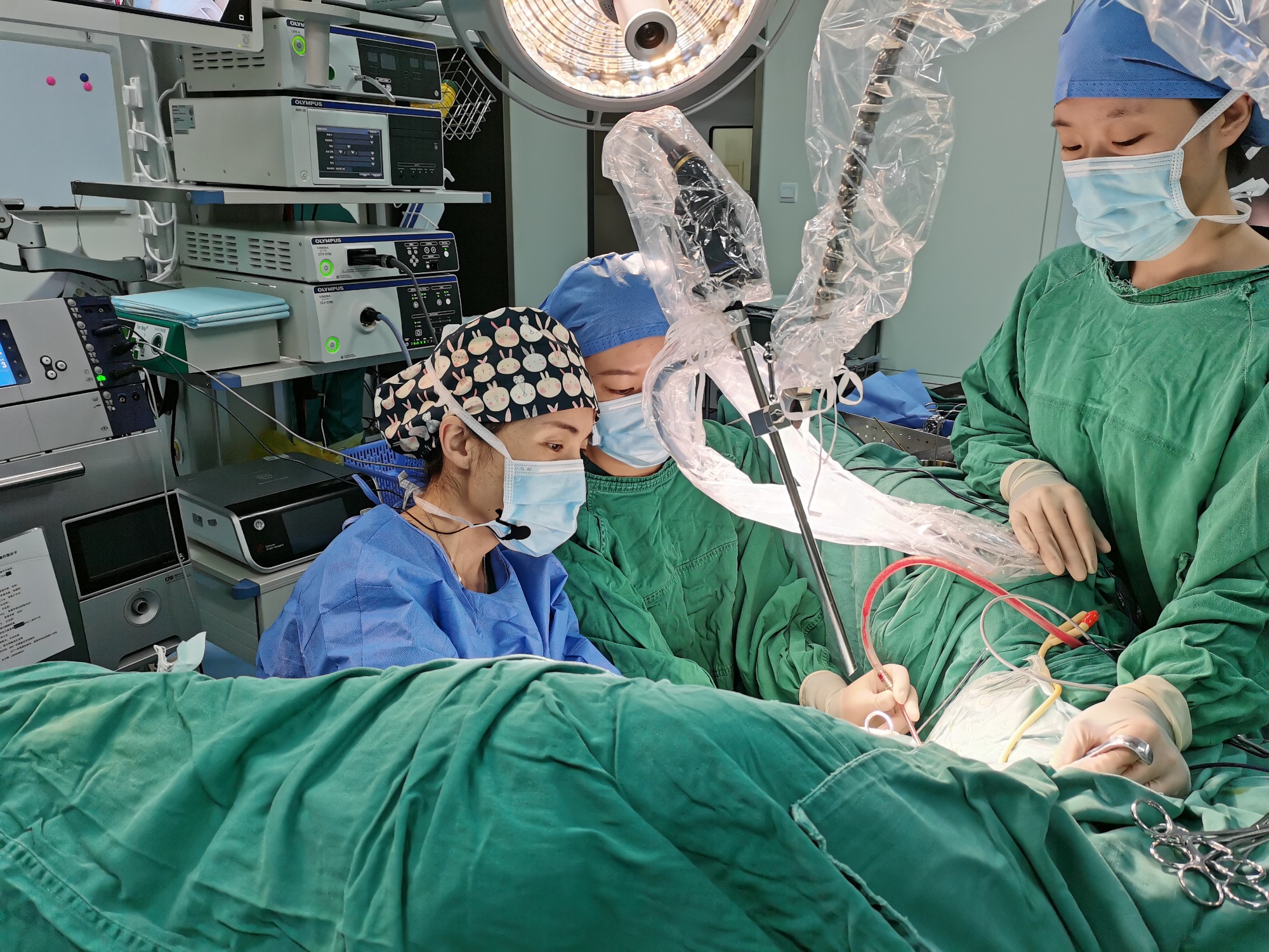 妇科手术直播周在我院双院区手术室成功举办
