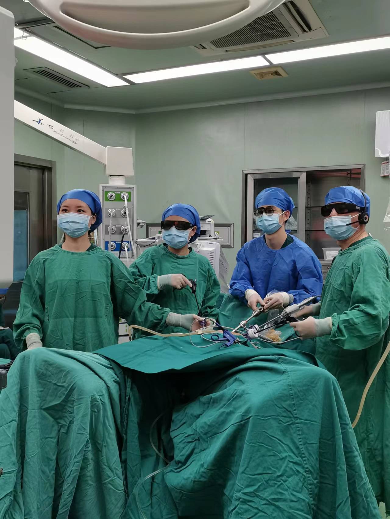 “全力以妇”——3D手术巡演（成都站）之手术直播演示取得圆满成功