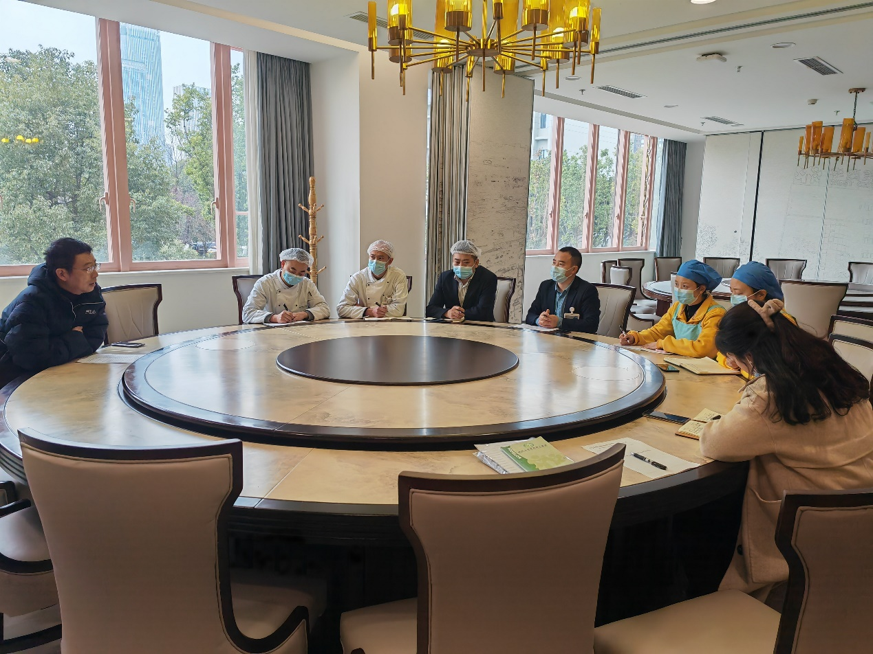 做实后勤保障“服务关”，打好餐饮服务 “主动仗”