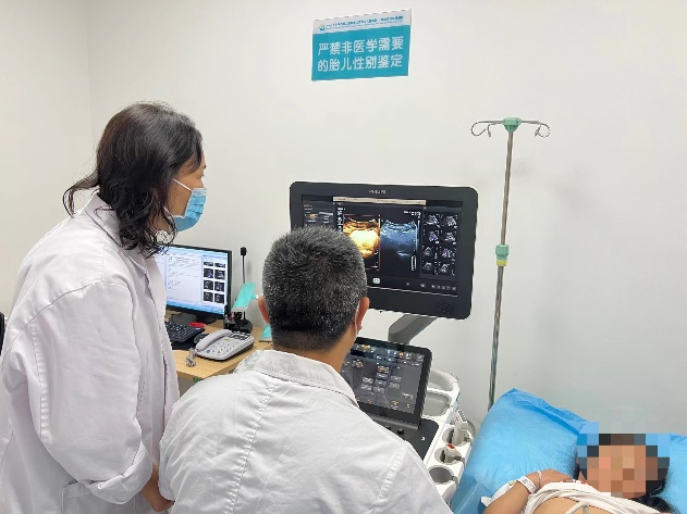 我院天府医院（四川省儿童医院）首次开展儿童排尿性膀胱尿道超声造影