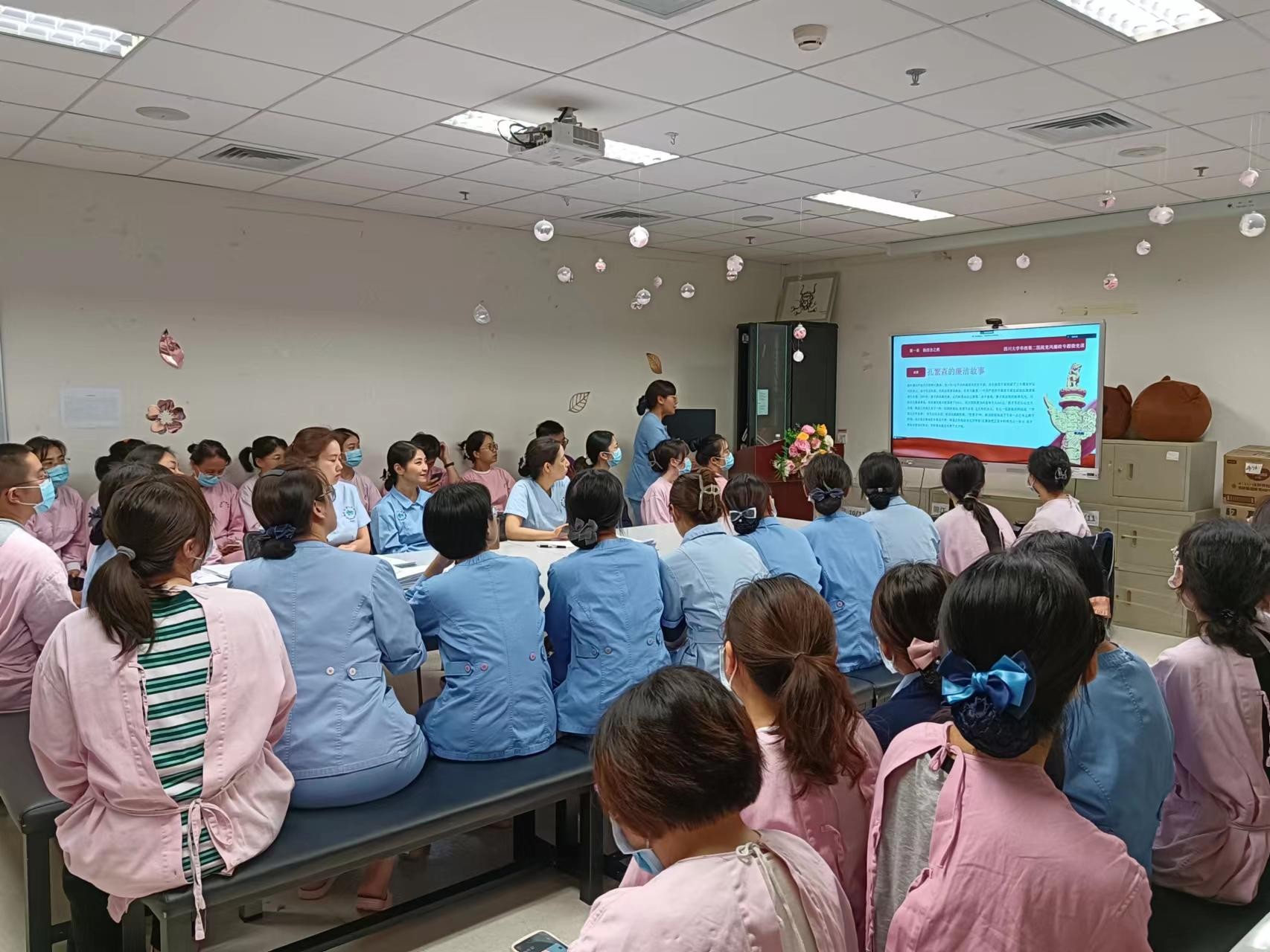喜报！新生儿科党支部荣获四川大学“先进基层党组织”