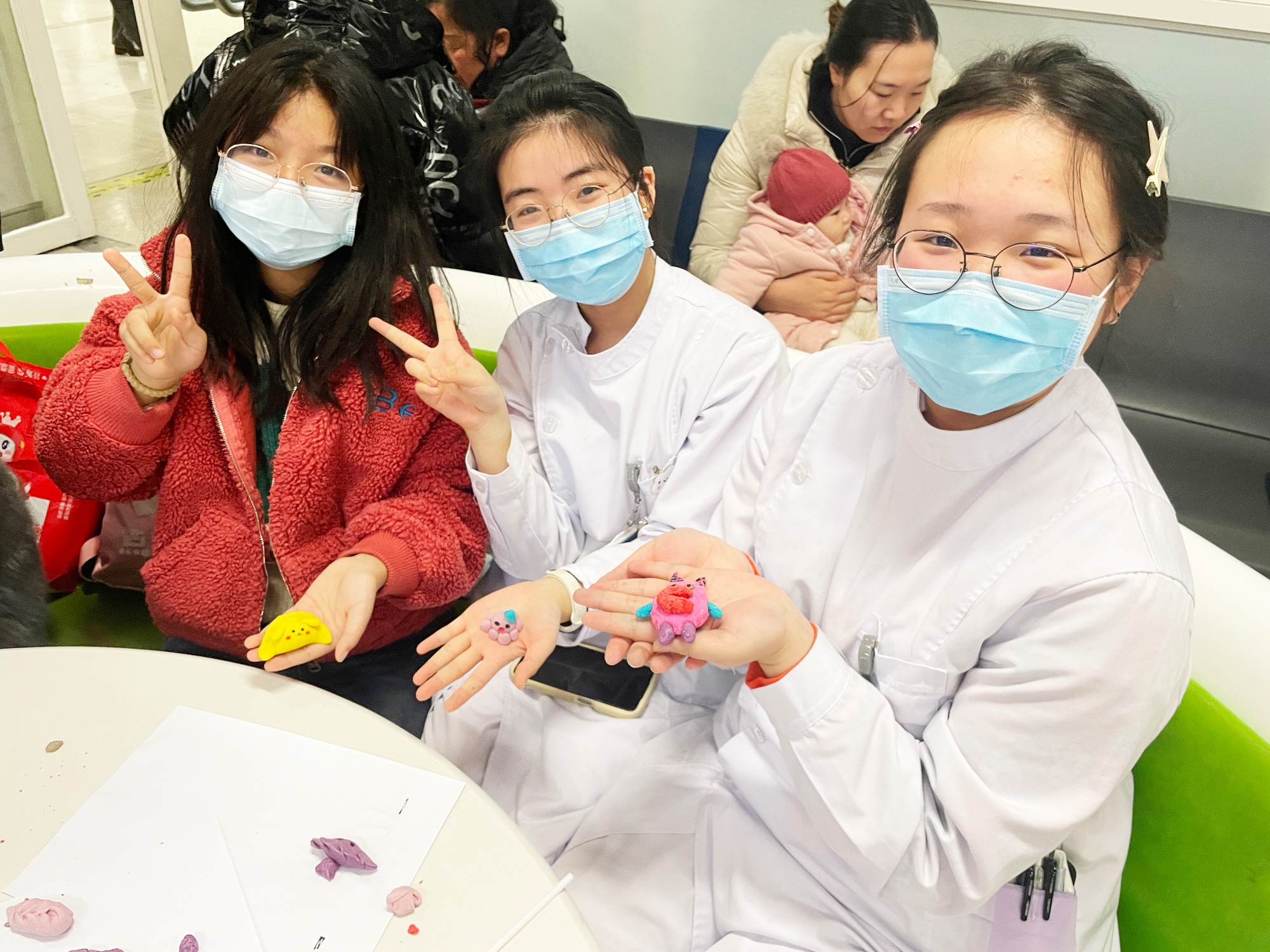 “寓教于乐，融学于趣”——
儿科门诊开展儿童医疗辅导教学活动