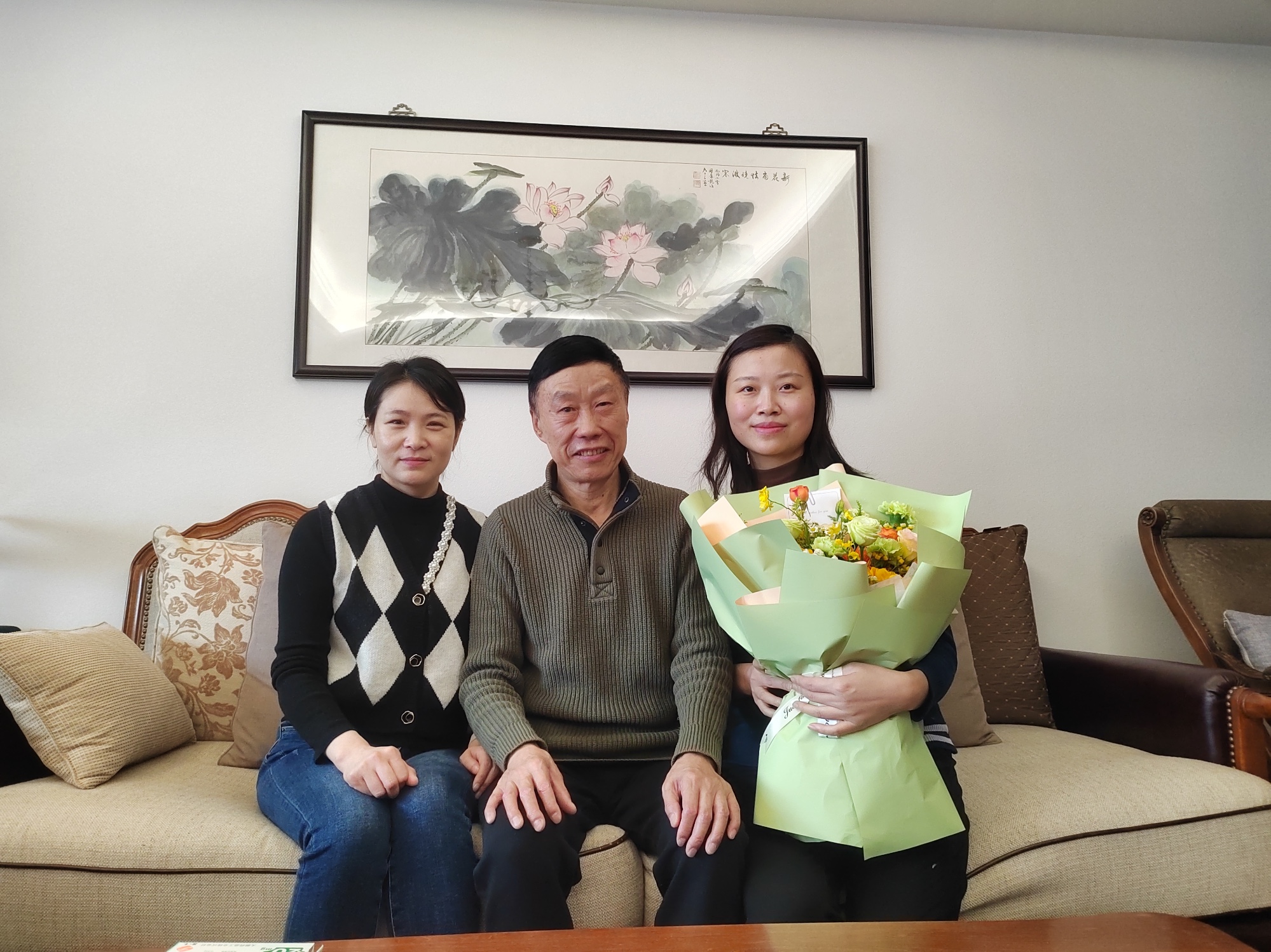 亲切问候 温暖人心——慰问患病退休老职工