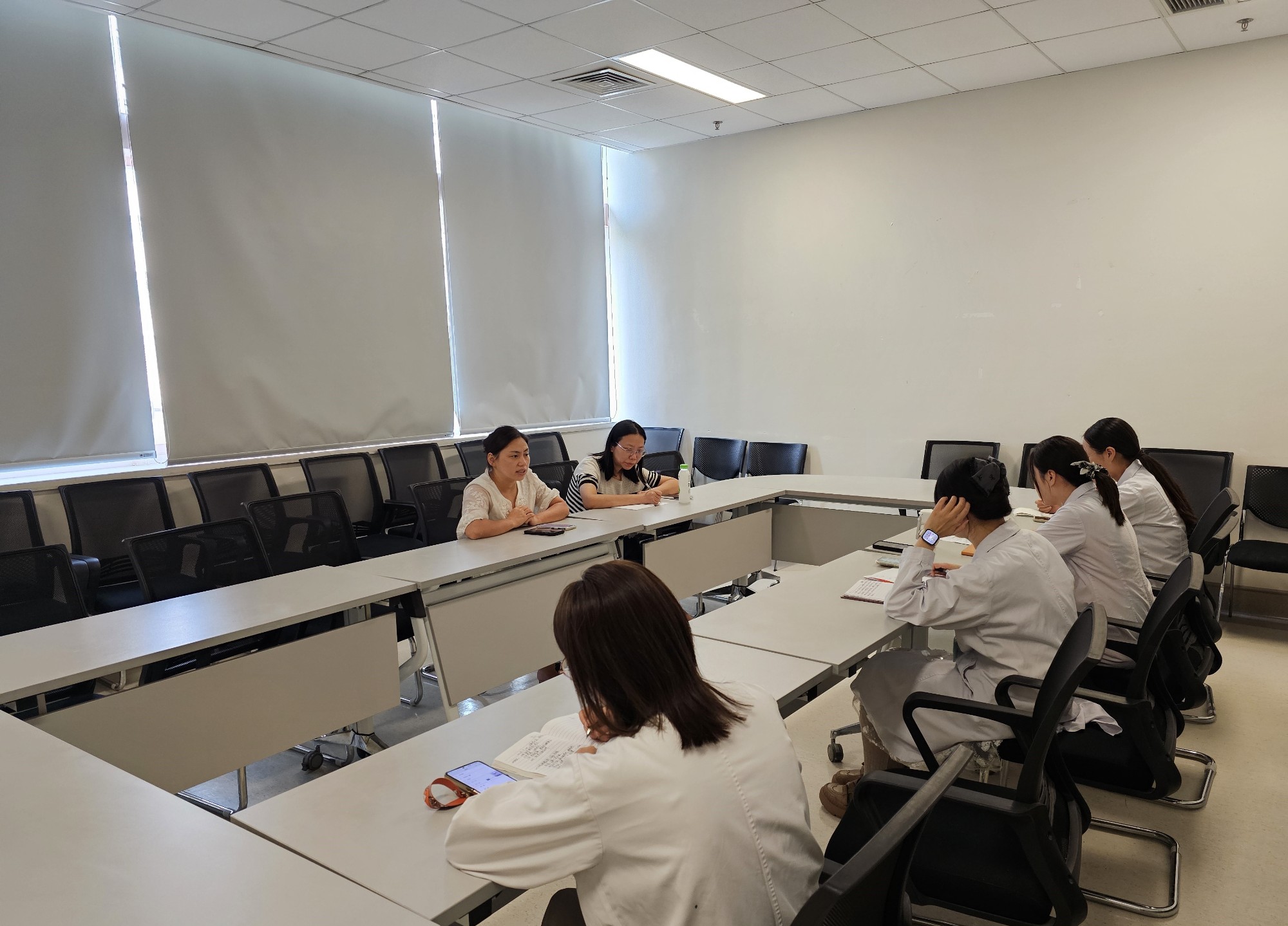 医学检验科党支部召开支委扩大会总结党纪学习教育工作