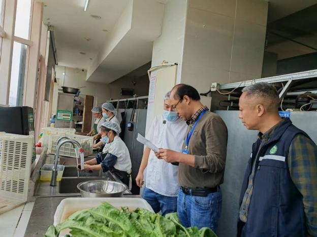  小儿外科举办关于新型冠状病毒防控的党建活动