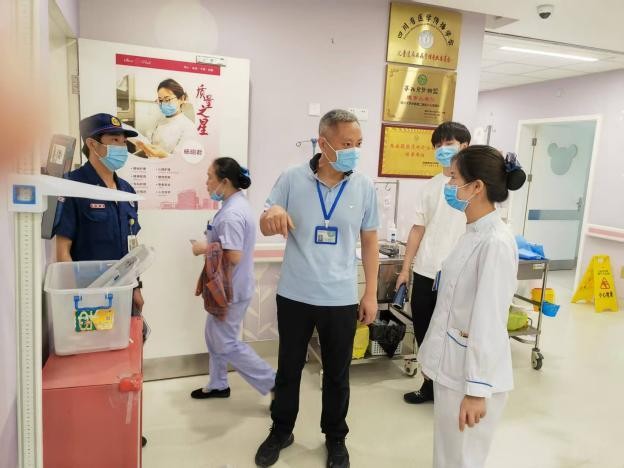  小儿外科举办关于新型冠状病毒防控的党建活动