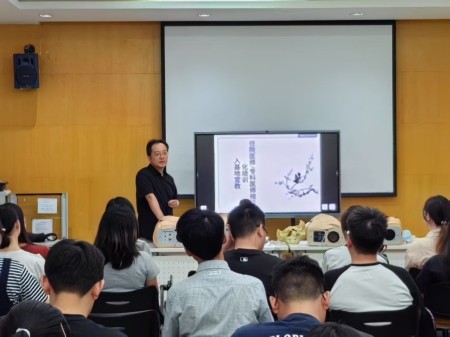 2025级规培学员入基地宣教及技能培训顺利开展