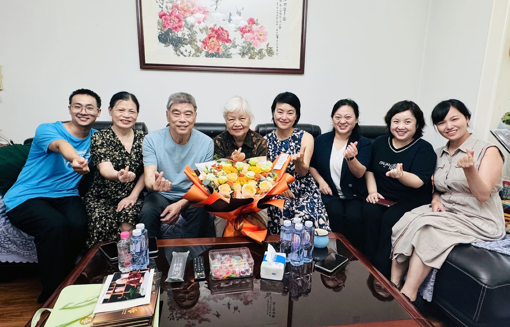 教师节前夕走访慰问老教师：情系杏林前辈，传承医者仁心