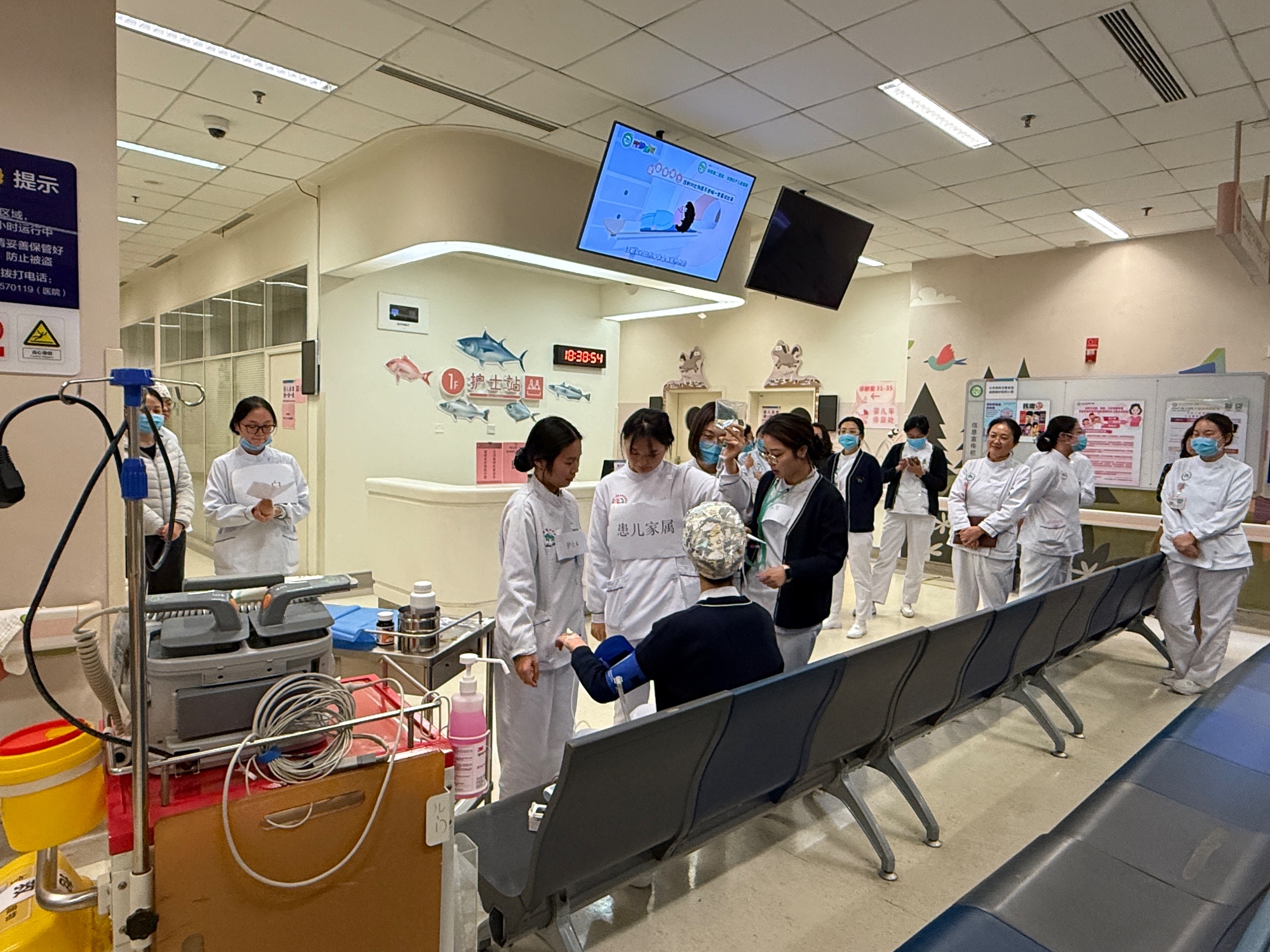 儿科门诊举行过敏性休克应急实战演练