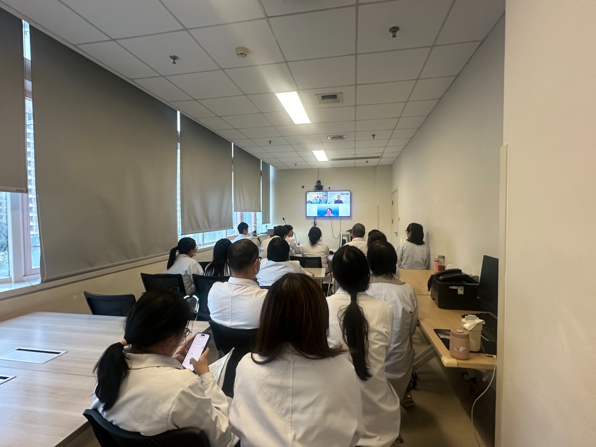  小儿外科举办关于新型冠状病毒防控的党建活动