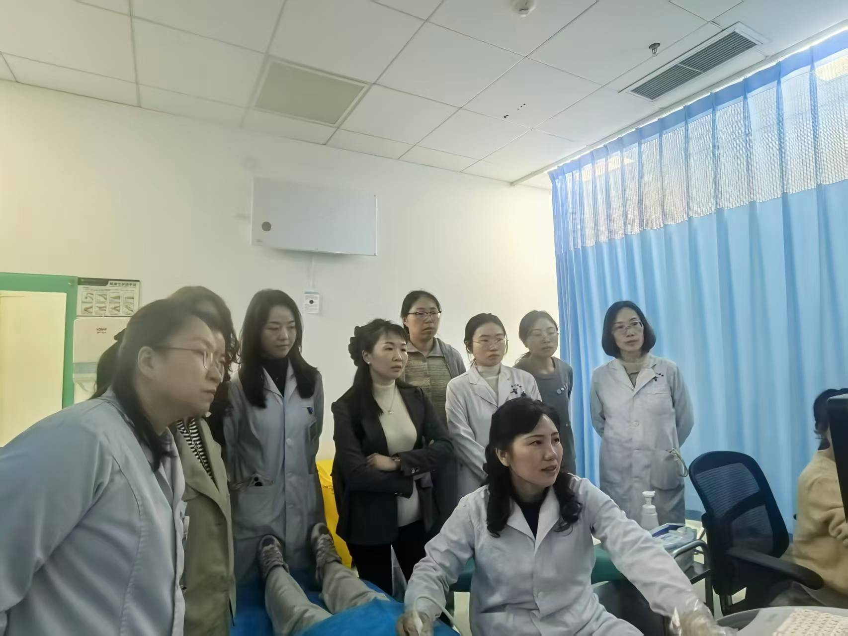 我院超声科党支部与龙泉驿区第一人民医院超声科党支部开展联合党建活动