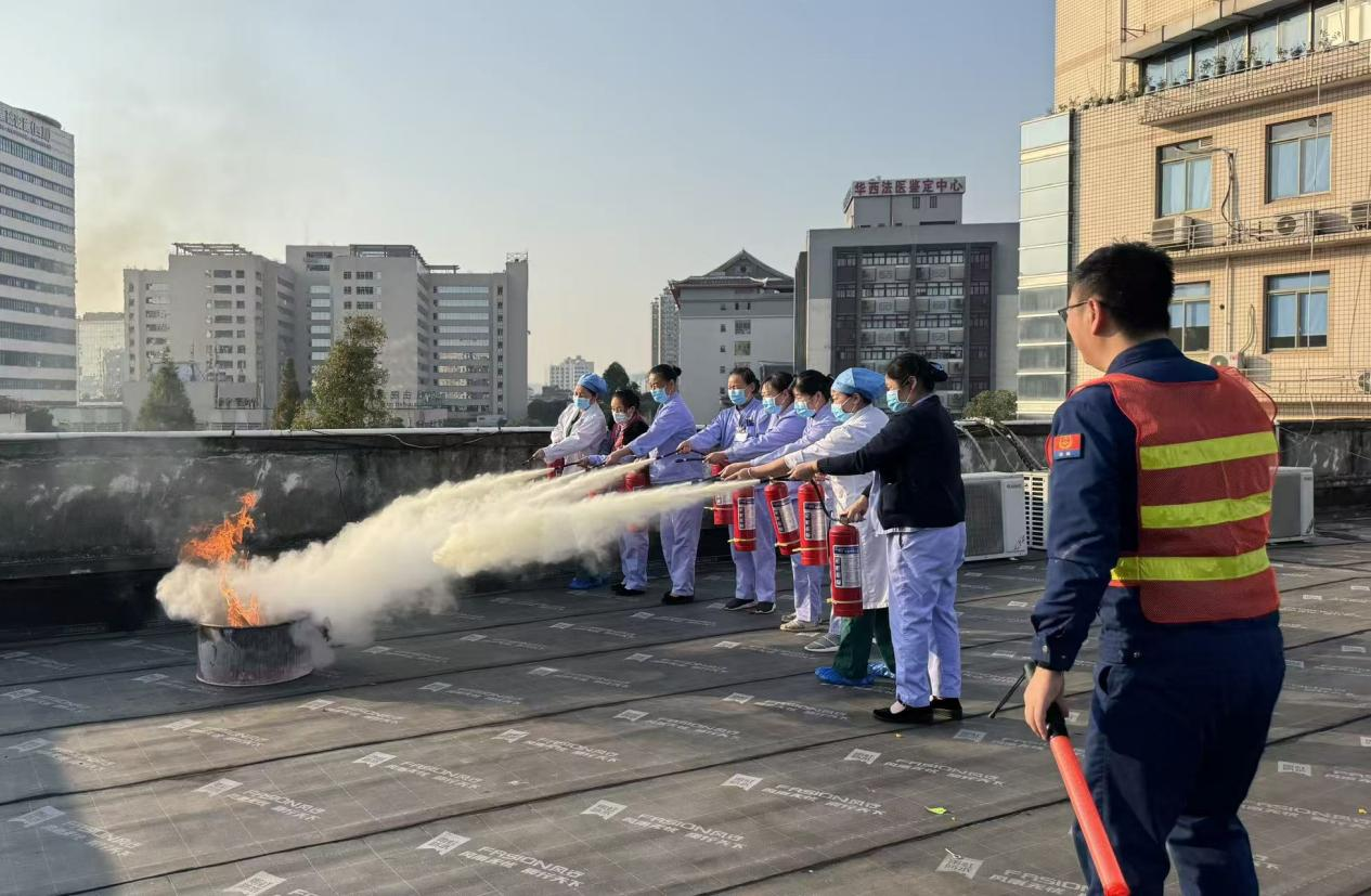 开展双院区消防培训与演练 筑牢平安医院防线