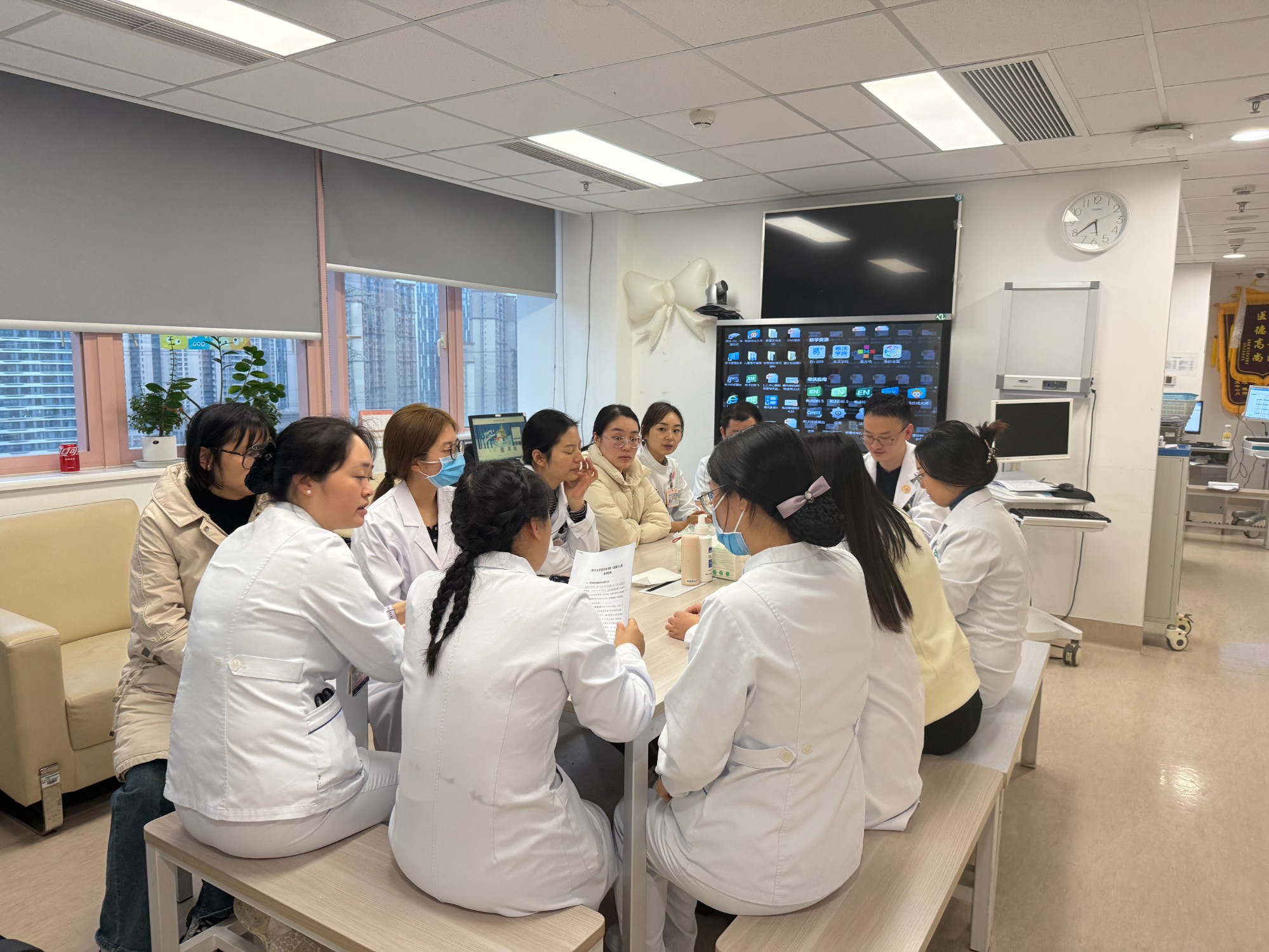 小儿神经科党支部召开教育强国建设专题研讨大会