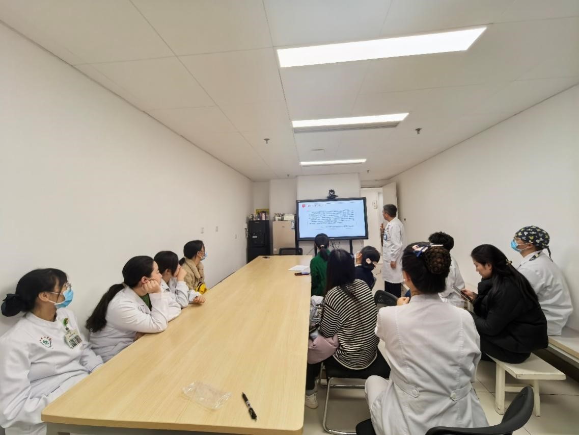 妇科一党支部开展专题学习会