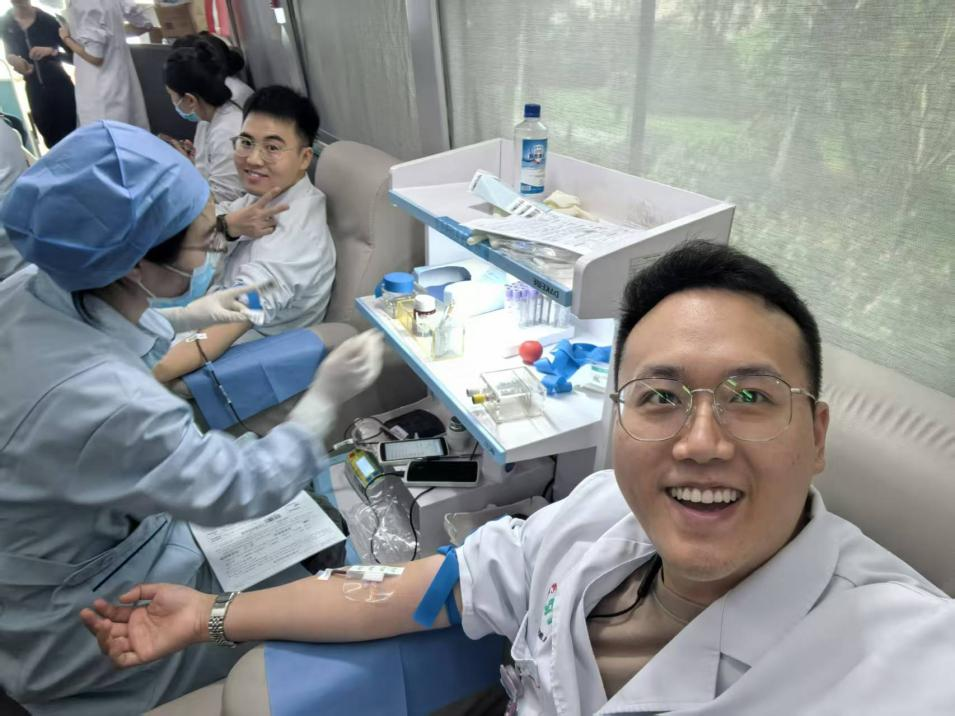 赴热血之约——生殖男科党支部多次参与爱心献血活动