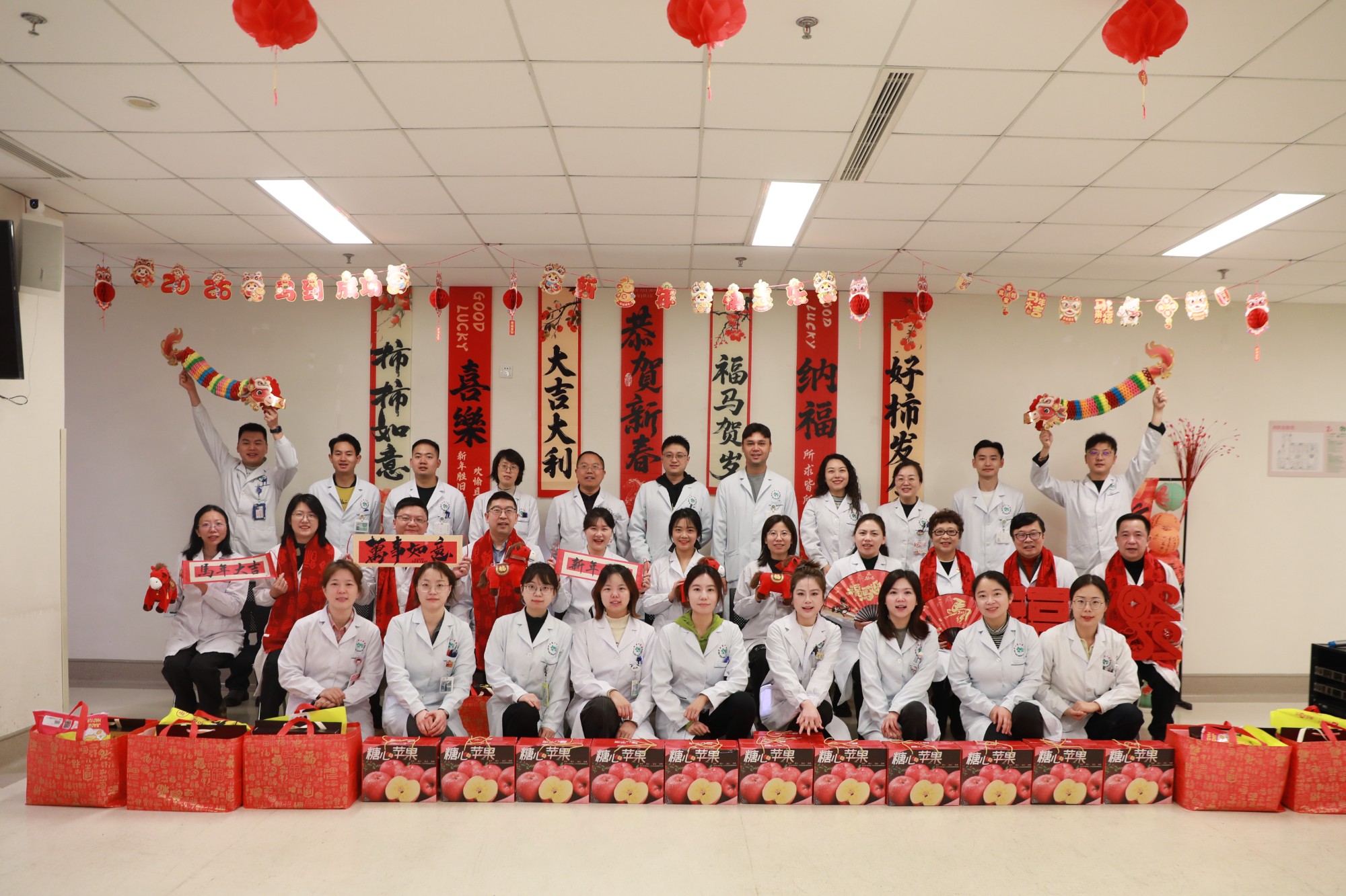  小儿外科举办关于新型冠状病毒防控的党建活动