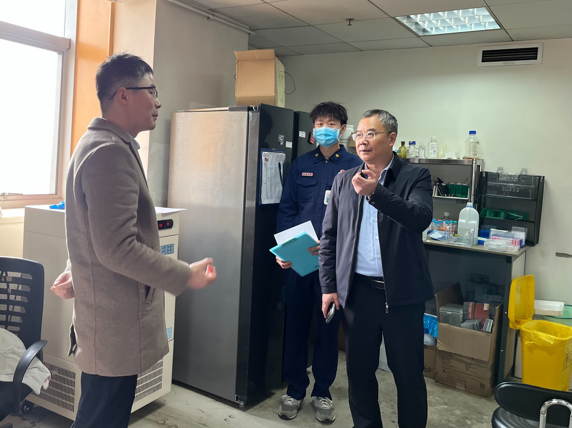  小儿外科举办关于新型冠状病毒防控的党建活动