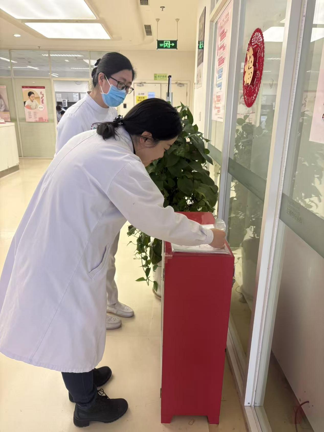  小儿外科举办关于新型冠状病毒防控的党建活动