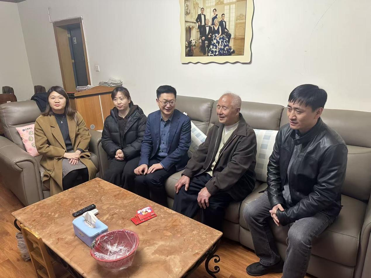 金马迎春传薪火，仁心送暖敬芳华——放射科团支部开展庆祝新春系列活动之“情系夕阳”