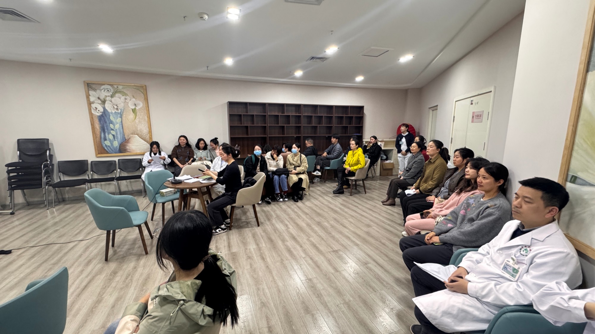 门诊党支部召开2025年度组织生活会暨民主评议党员大会