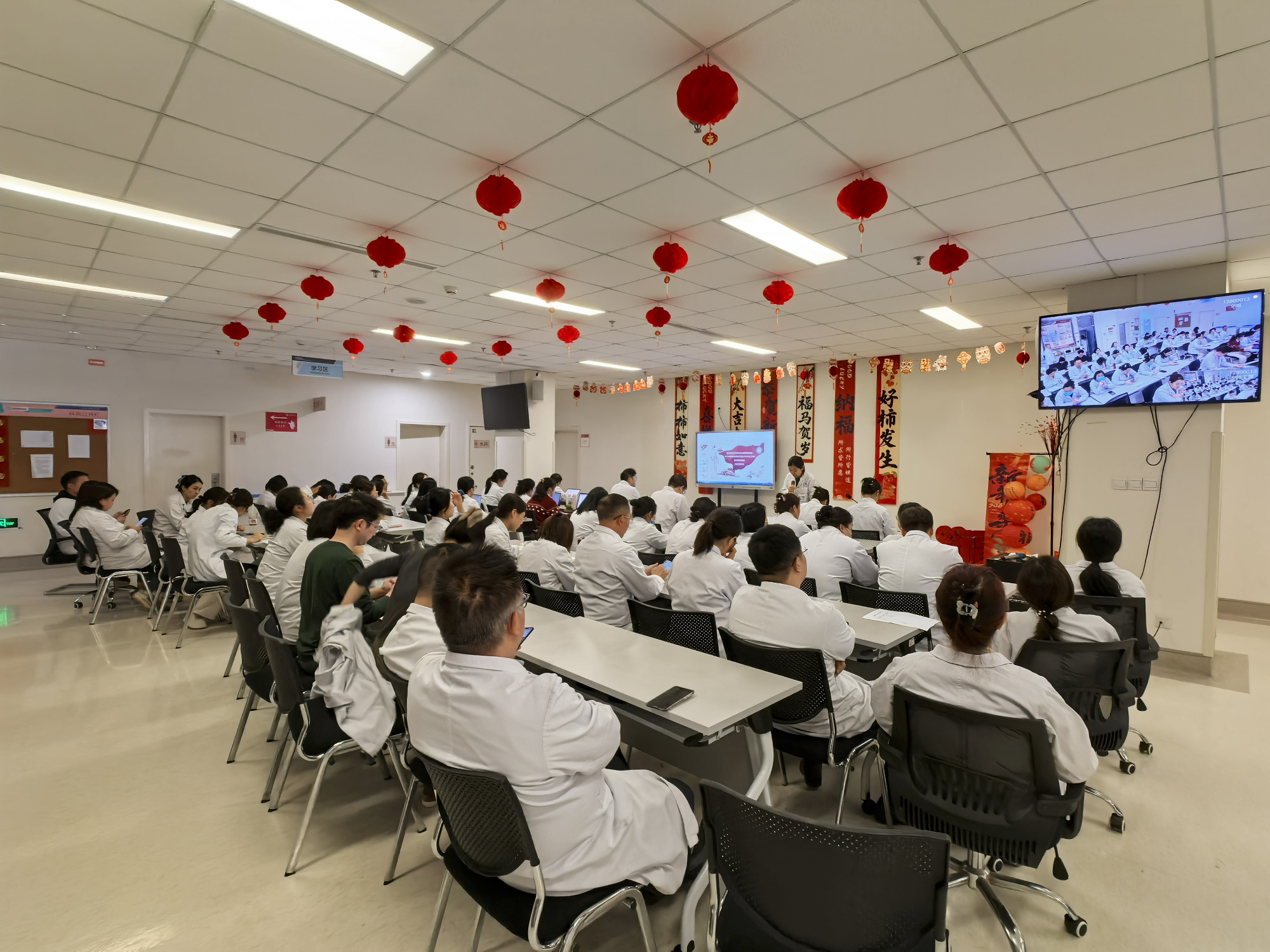 医学检验科党支部召开组织生活会并开展民主评议工作