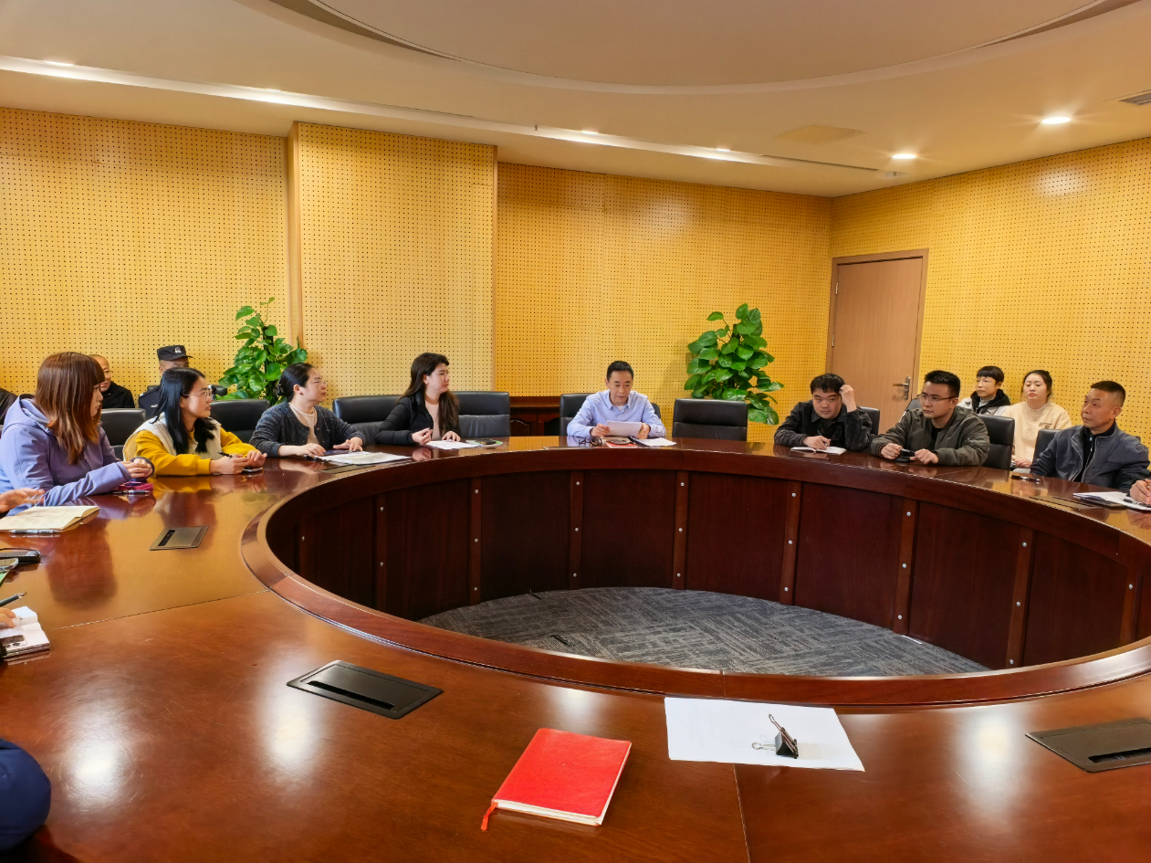 后勤一党支部组织召开第一季度支部大会
暨“深学细悟强党性、求真务实建新功”树立和践行正确政绩观专题学习教育活动