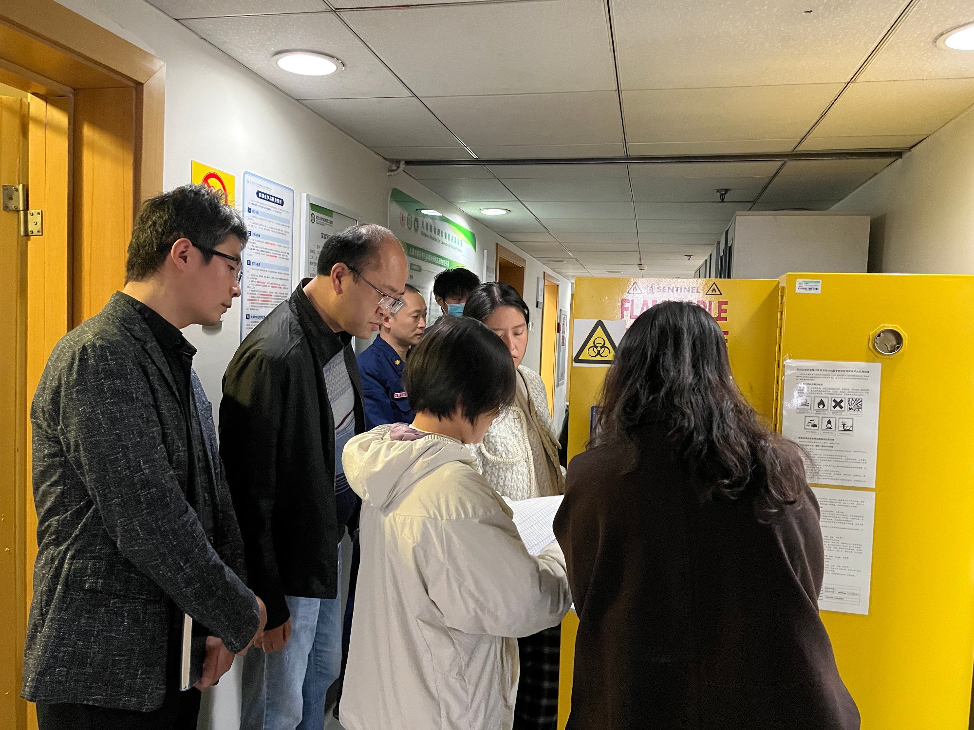  小儿外科举办关于新型冠状病毒防控的党建活动