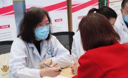 三八芳华暖 医心护红颜
华西二院携手川北医学院附属医院守护女性健康