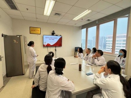 肿瘤内科党支部及放疗科党支部开展树立和践行正确政绩观专题党课学习