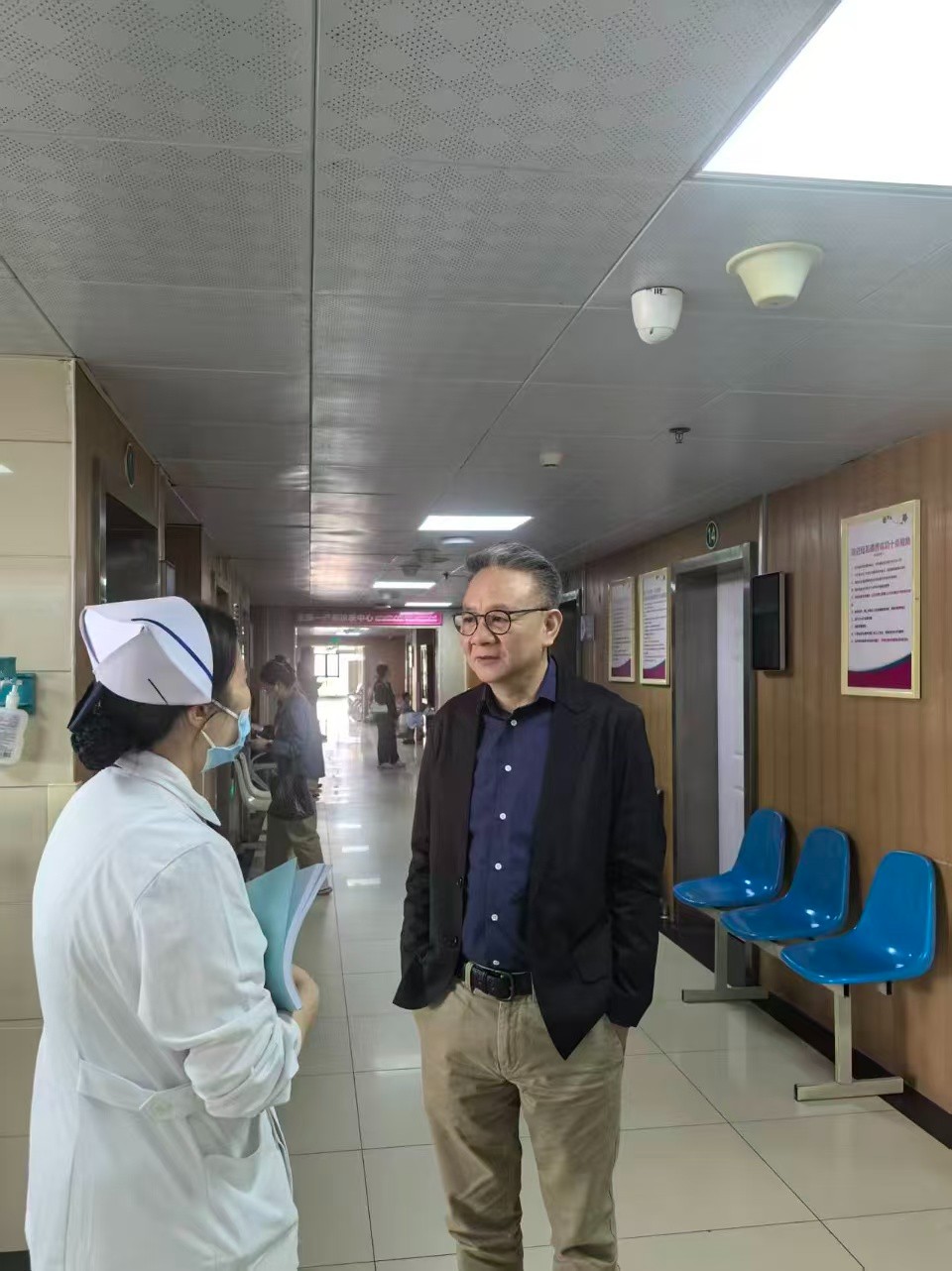  小儿外科举办关于新型冠状病毒防控的党建活动