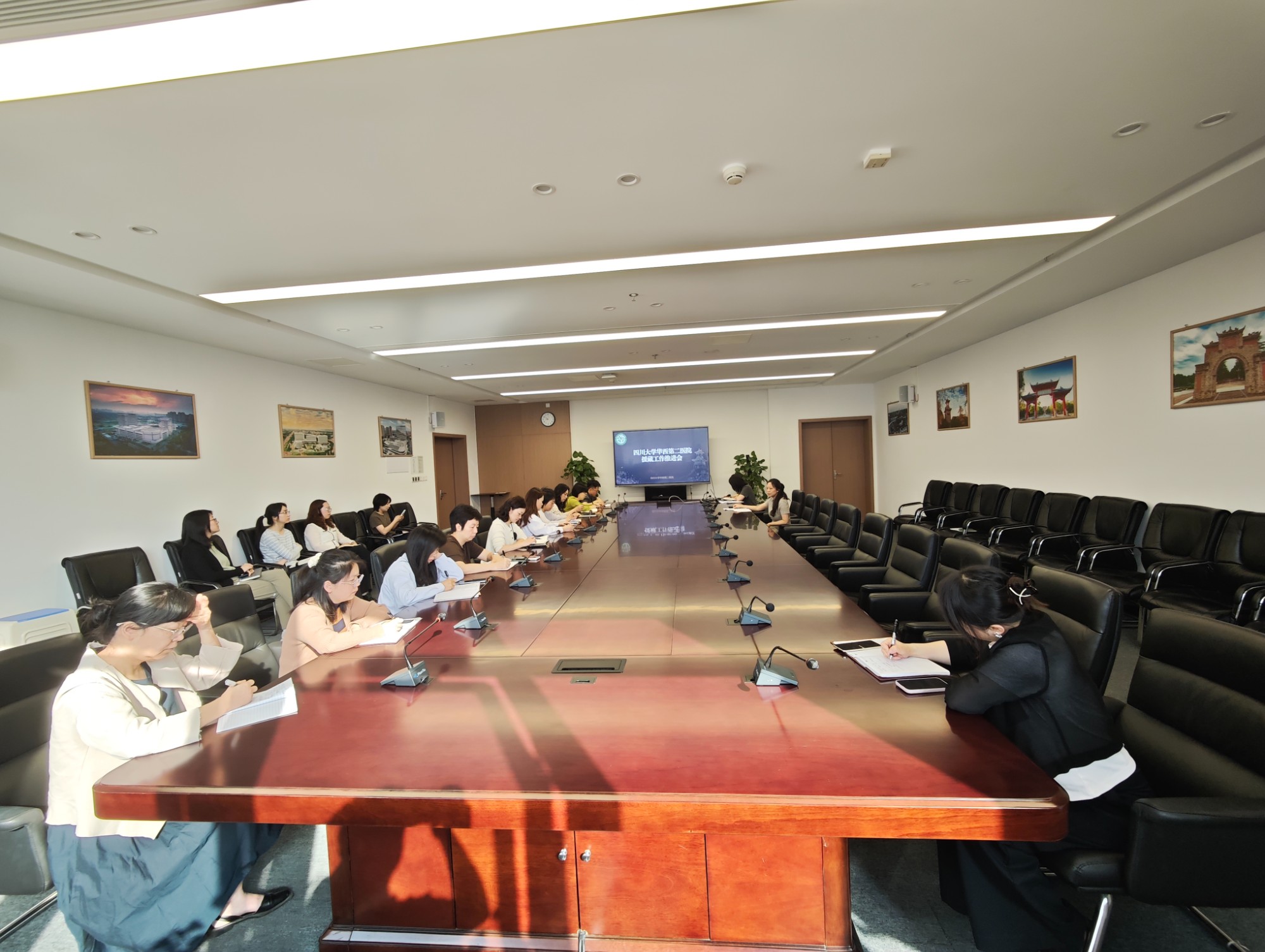  小儿外科举办关于新型冠状病毒防控的党建活动