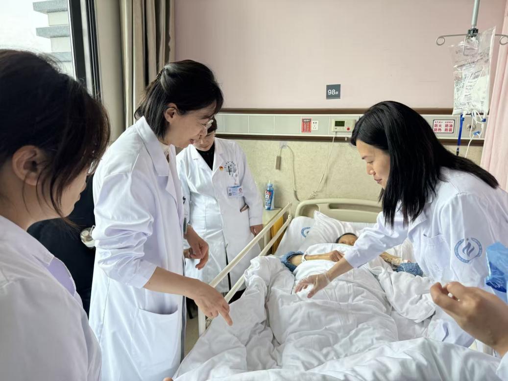 术后查房
