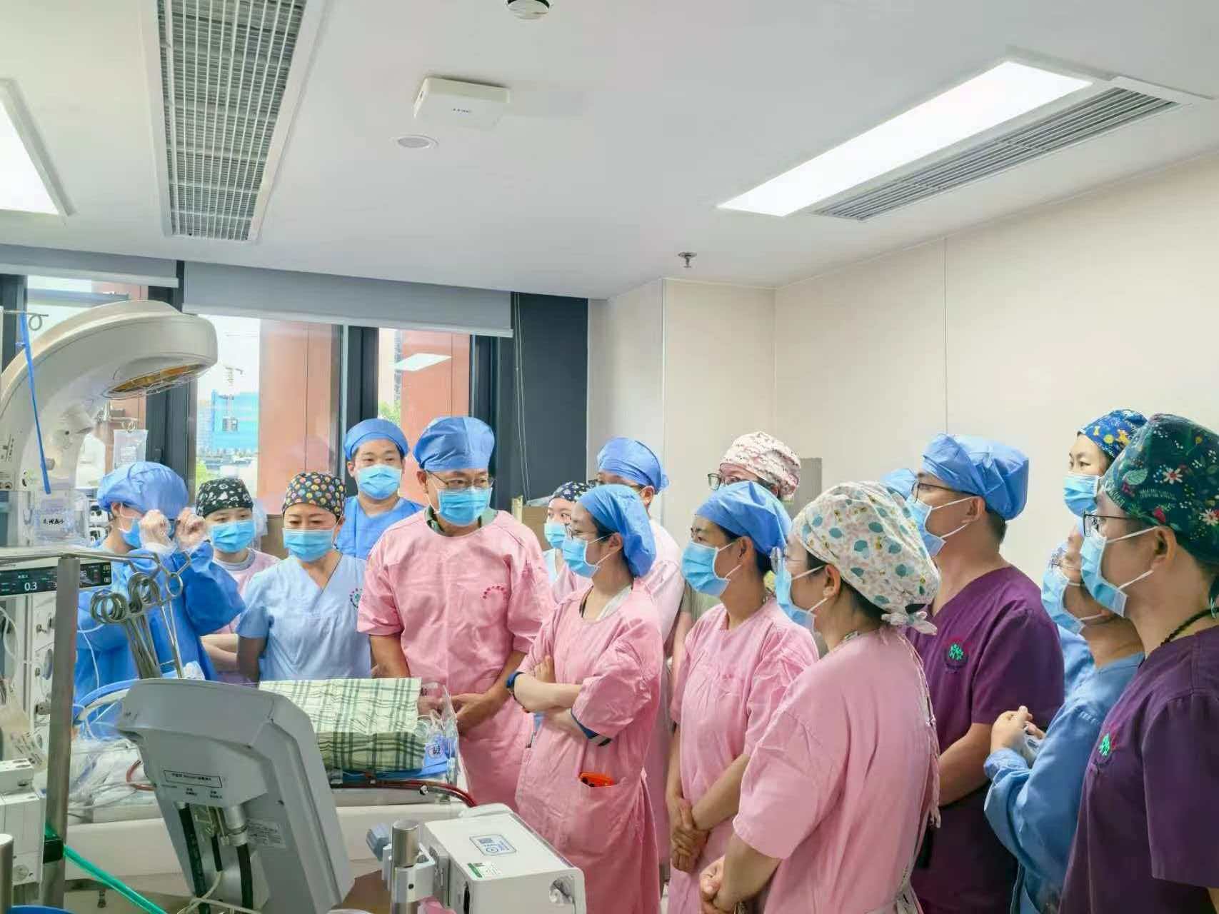  小儿外科举办关于新型冠状病毒防控的党建活动