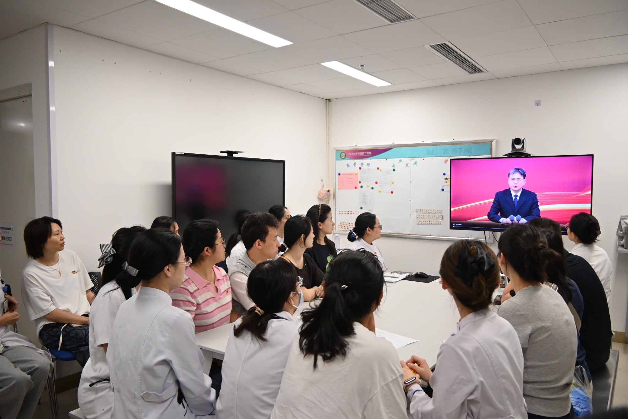 急诊医学科一支部开展党员基本培训第一次集中大课学习