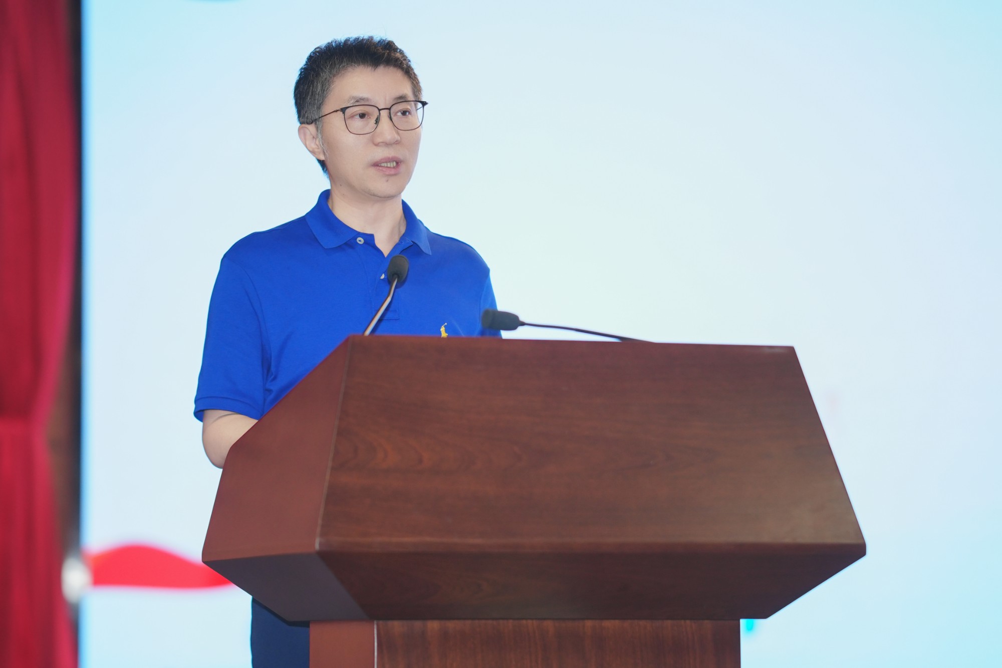 晓东院长主持