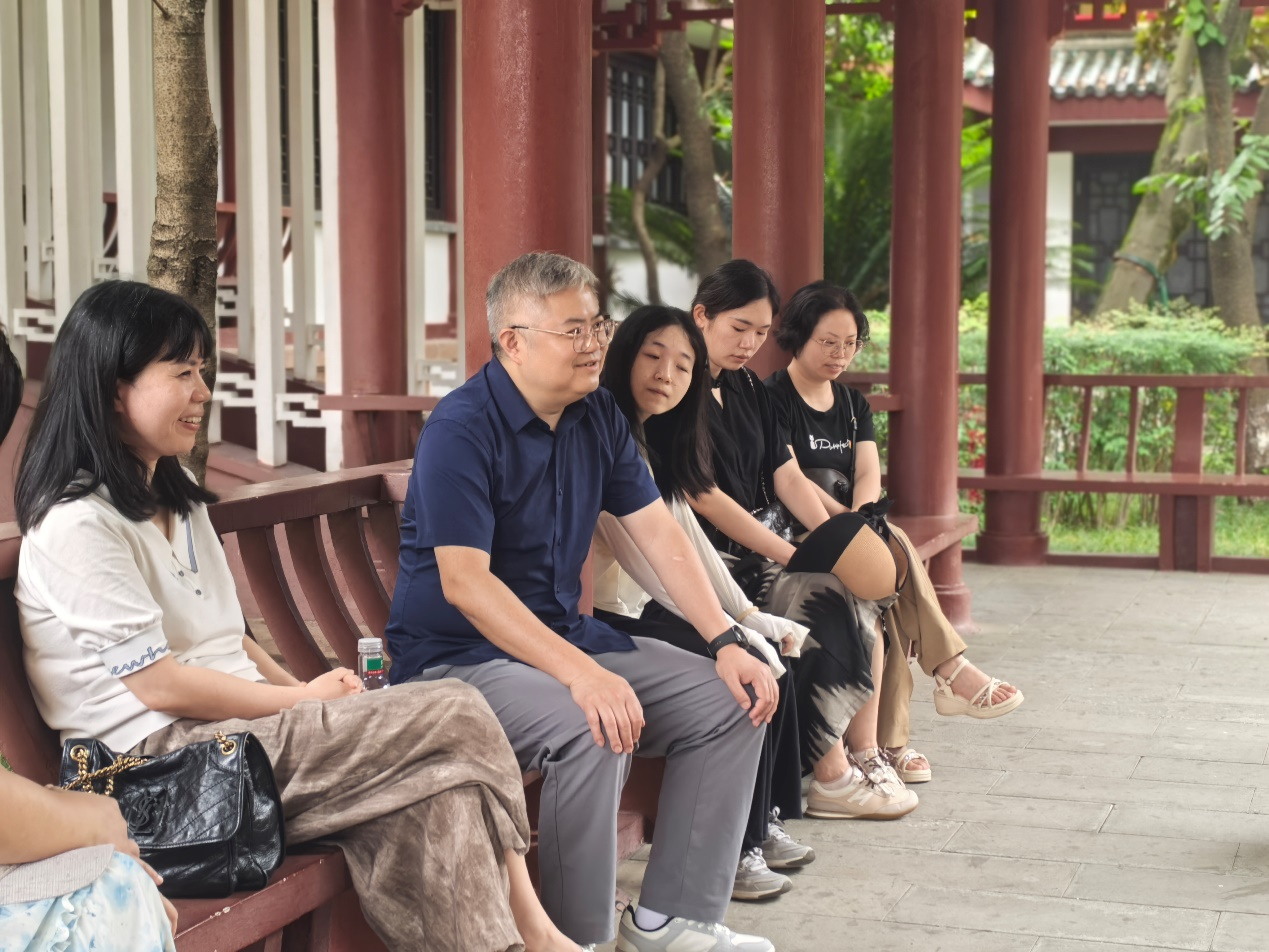 儿童神经科与康复医学科党、团支部联合开展红色教育主题党日活动