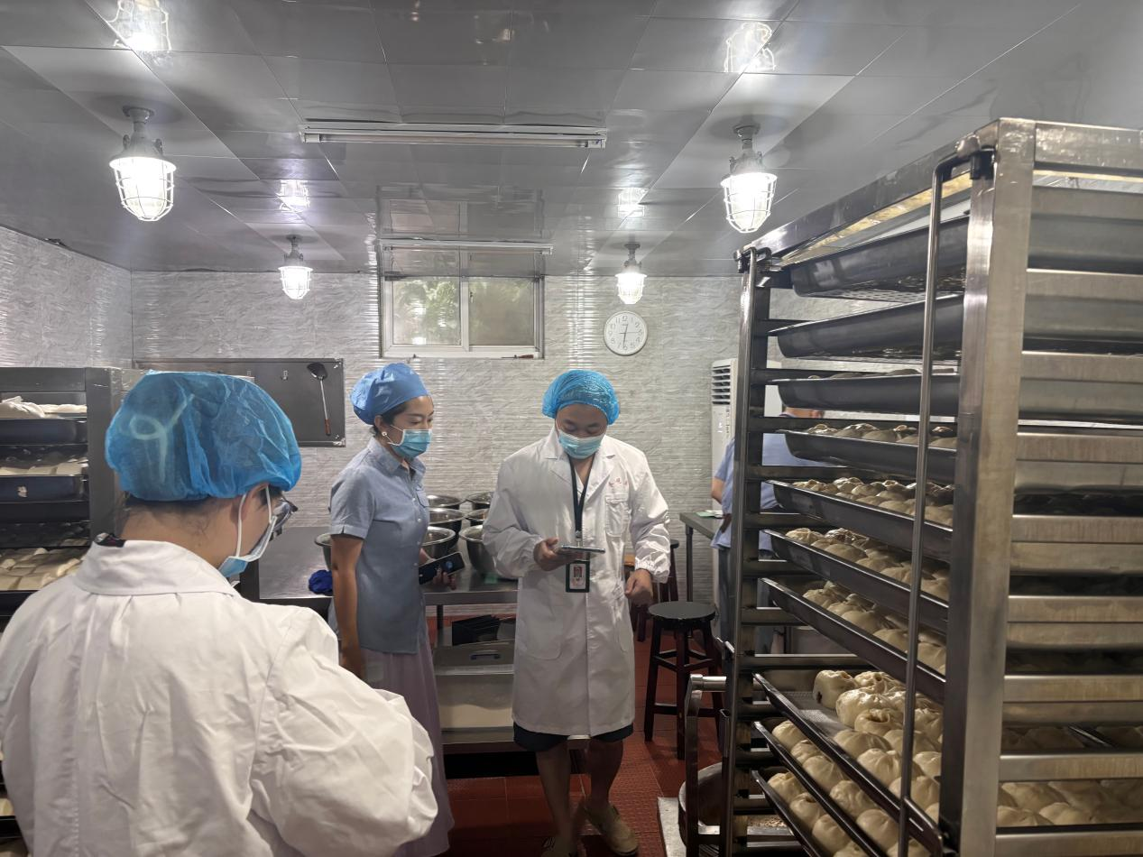 接受专项抽样检验 严守食品安全底线