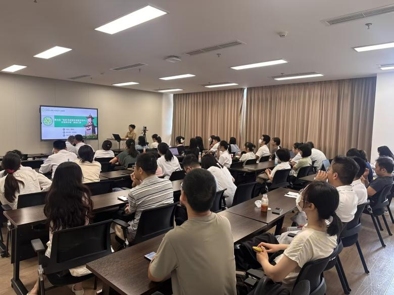  小儿外科举办关于新型冠状病毒防控的党建活动