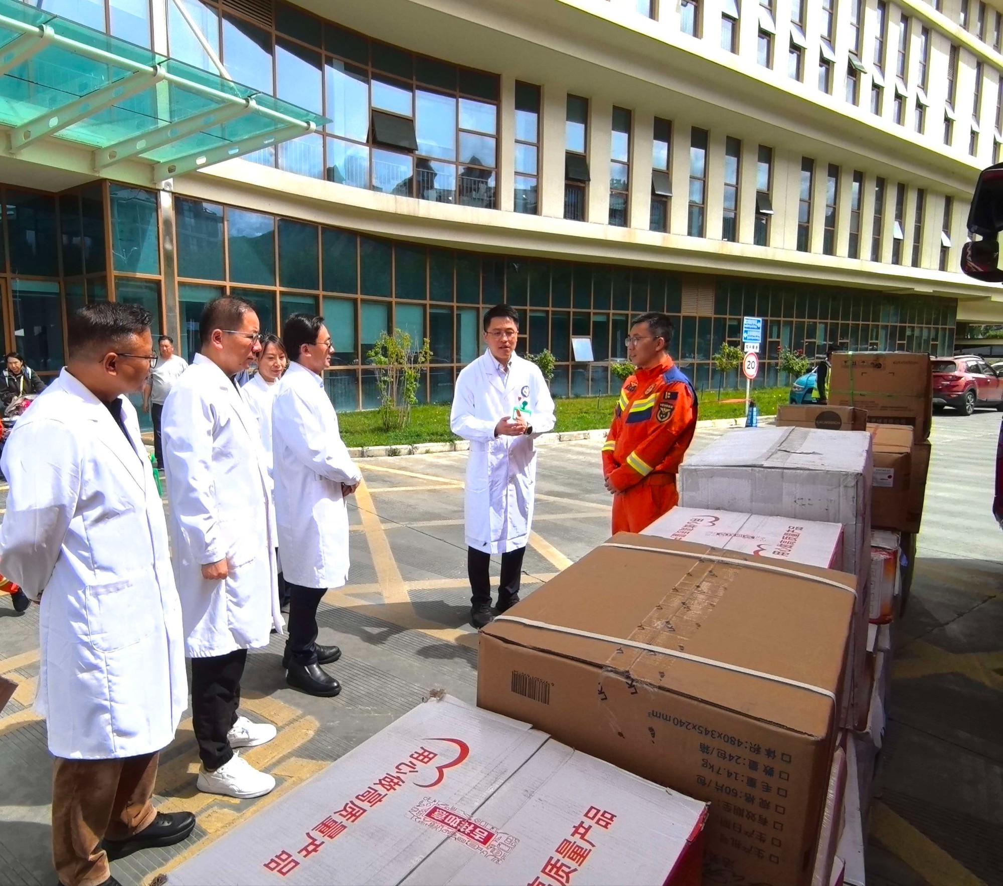  小儿外科举办关于新型冠状病毒防控的党建活动