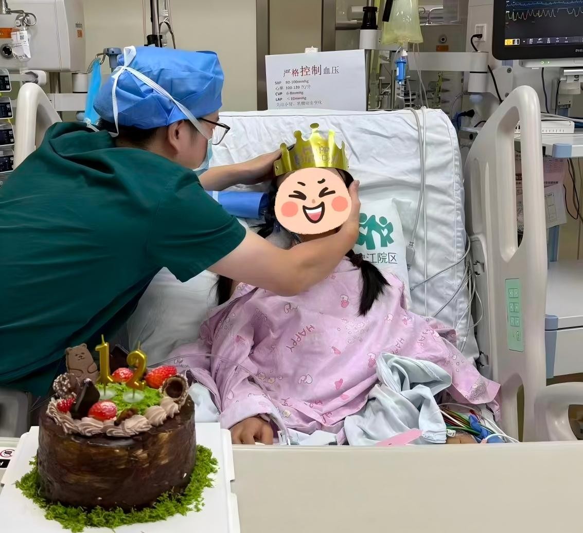 温情暖病房 守护伴童心
——CICU为术后患儿举办暖心生日会