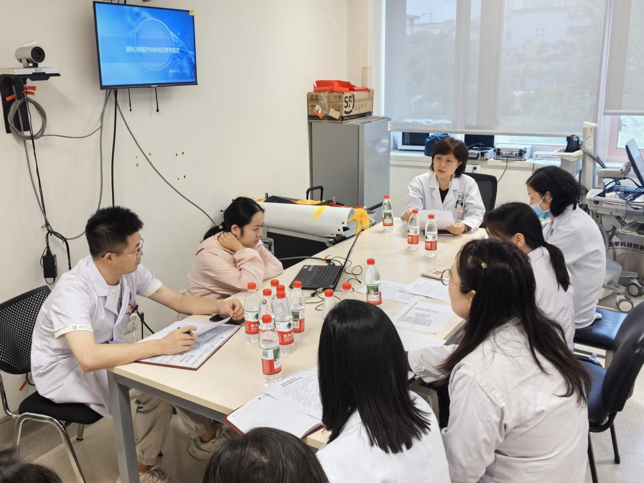  小儿外科举办关于新型冠状病毒防控的党建活动