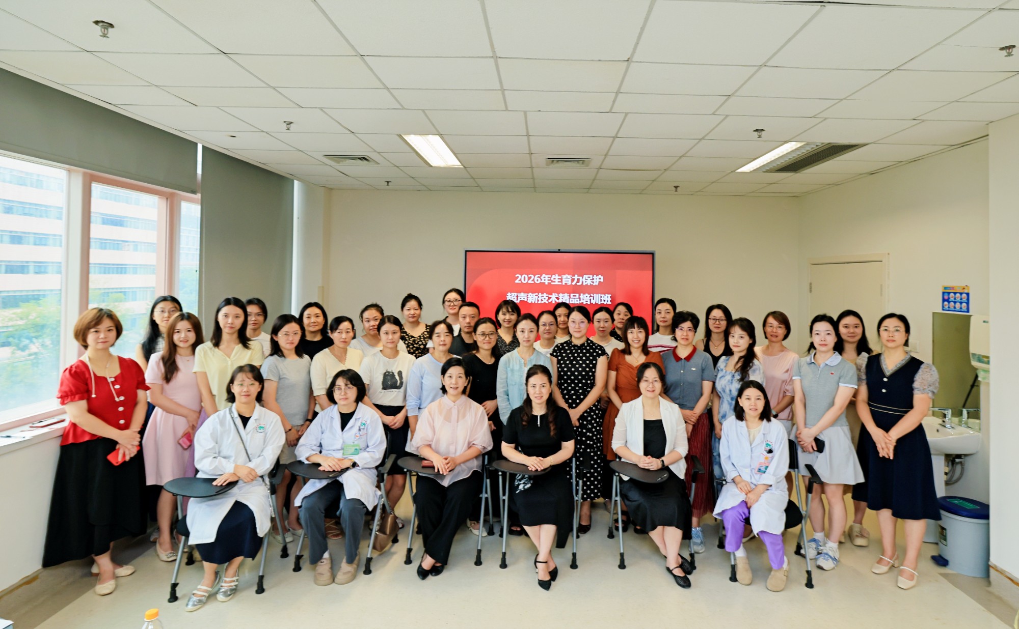  小儿外科举办关于新型冠状病毒防控的党建活动