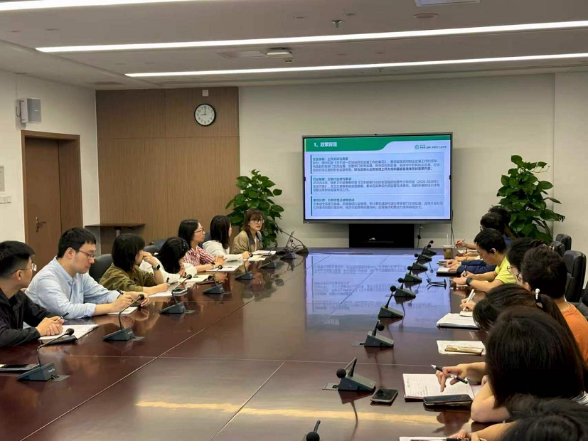  小儿外科举办关于新型冠状病毒防控的党建活动