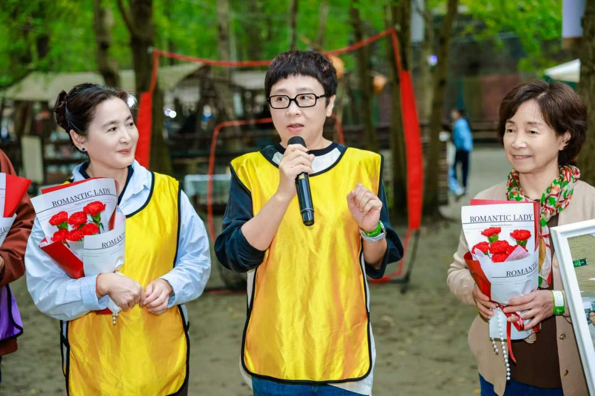情暖重阳，薪火相传——医学检验科圆满举办“情系夕阳”暨团队建设活动
