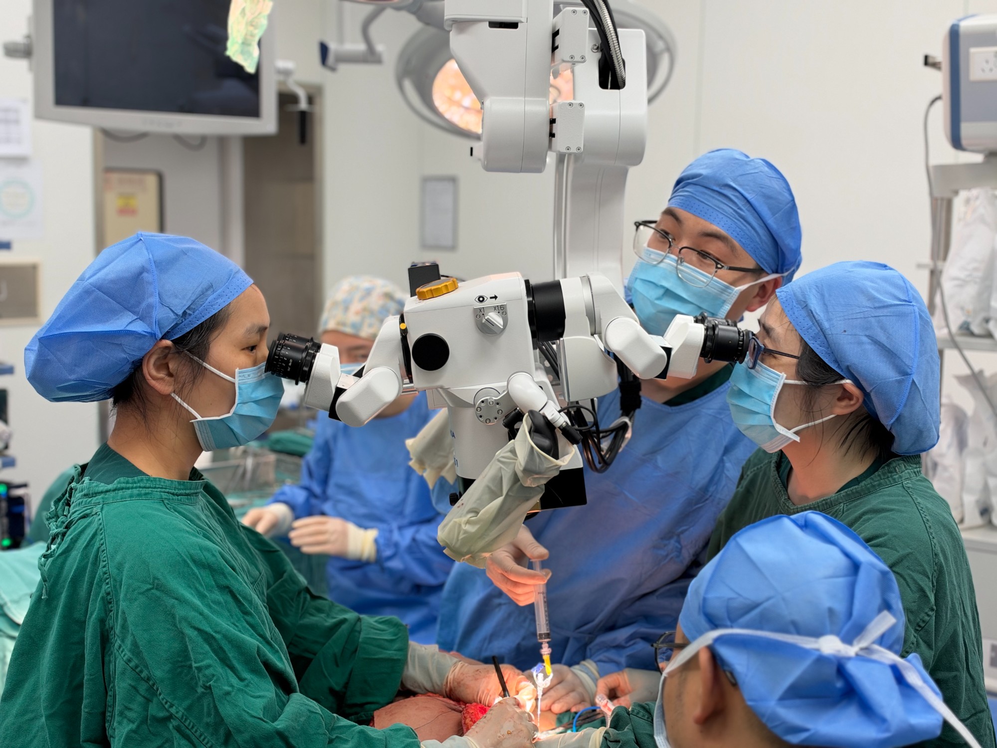  小儿外科举办关于新型冠状病毒防控的党建活动